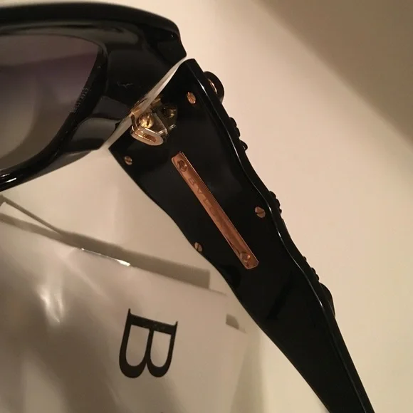 COPY - Bvlgari sunglasses display picture 1